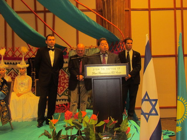 Minister Ben Eliezer at the podium